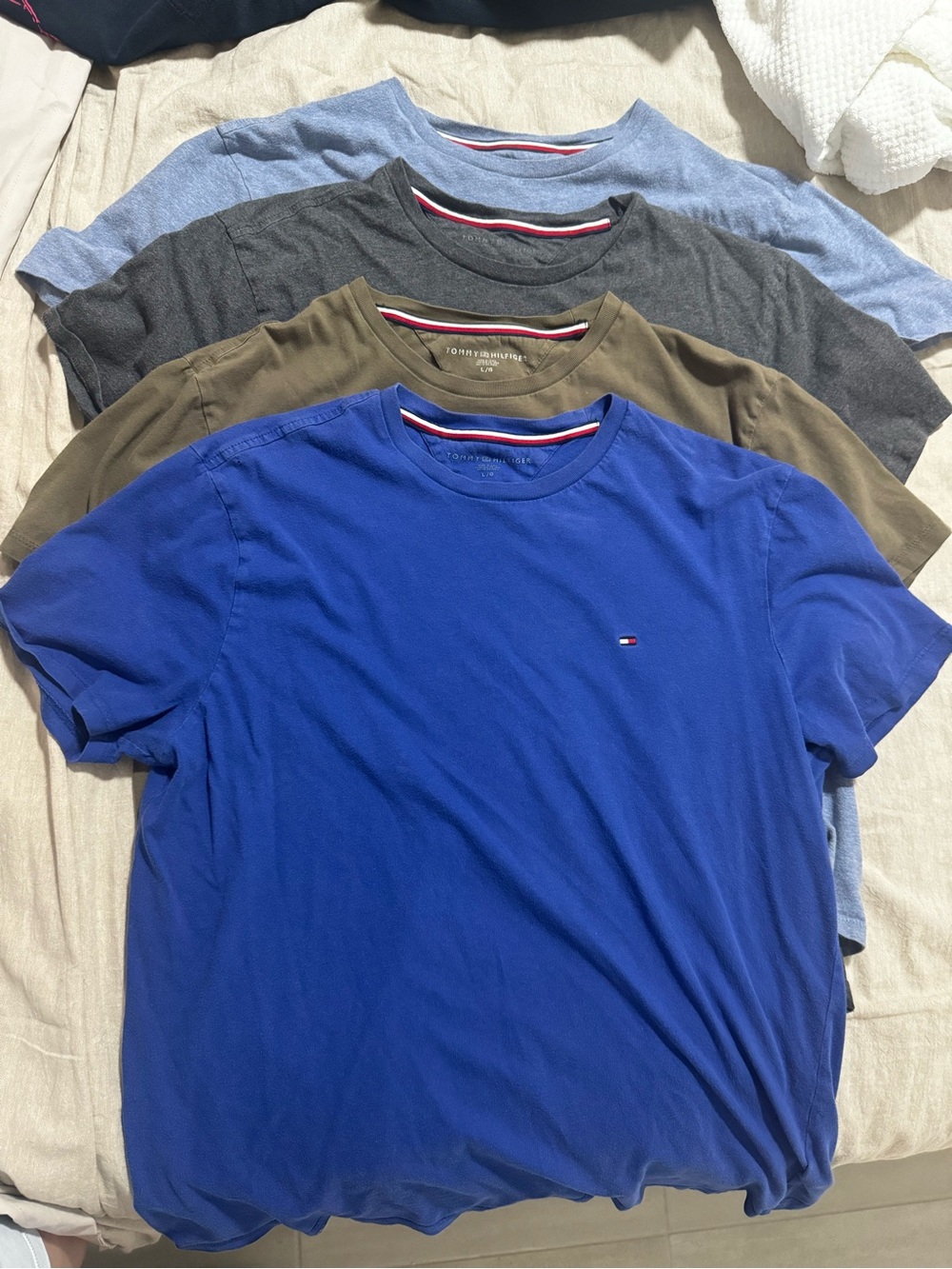 Tommy Hilfiger Men’s Crew Neck Tee large 4 colors